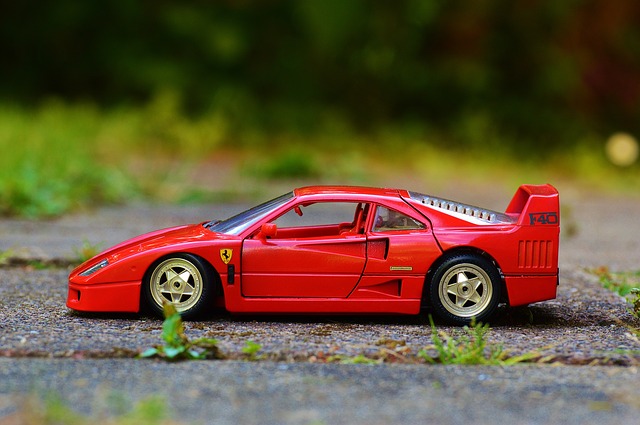 ¿Un Ferrari en una pista forestal?