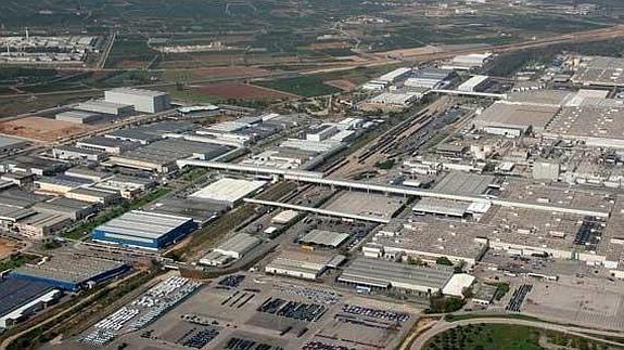 Almussafes contínua en la seua lluita per la construcció del baixador ferroviari en el parc industrial Joan Carles I