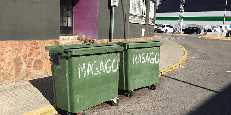 Fuente del Jarro lamenta la ausencia de recogida selectiva de residuos