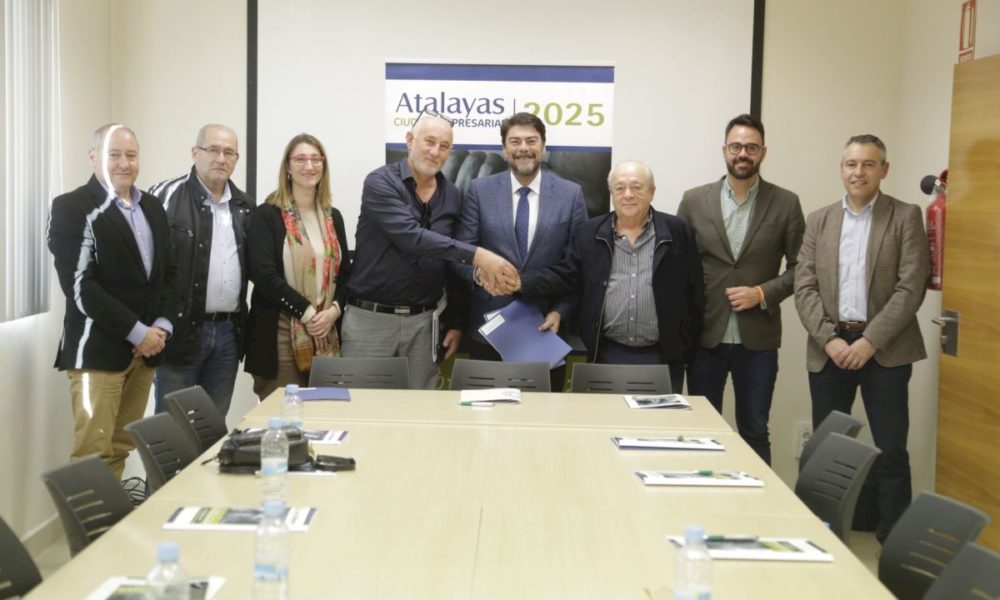 El alcalde de Alicante, Luis Barcala visita el parque empresarial Las Atalayas