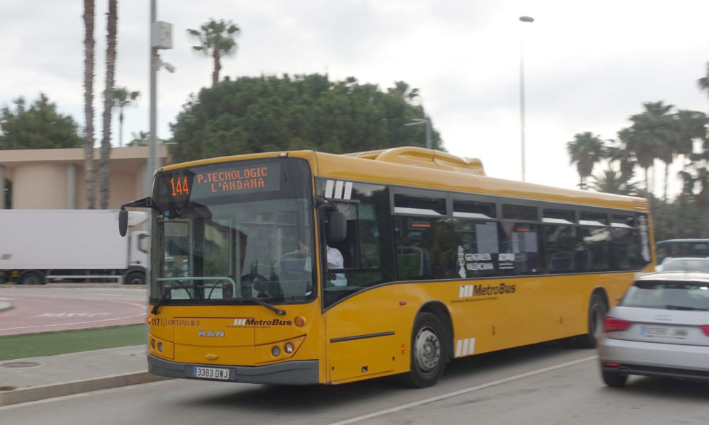 El bus que uneix València amb Parc Tecnològic i L’Andana evita més de 8.000 trajectes de vehicles en 5 mesos