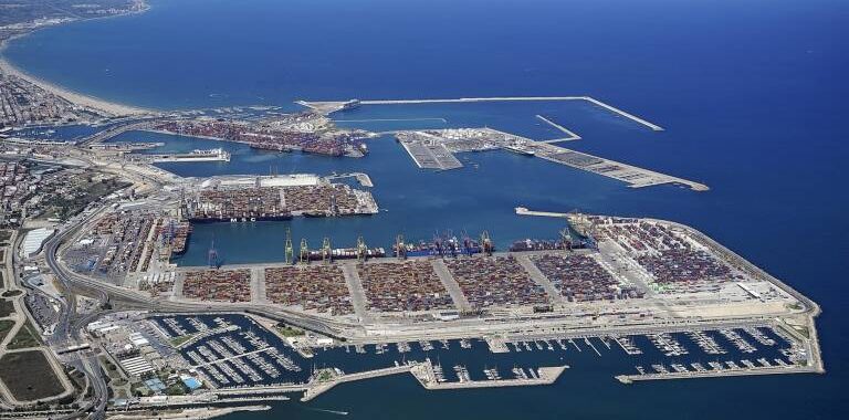 Un estudi destaca que Valenciaport genera prop de 50.000 ocupacions i un impacte de 3.200 milions