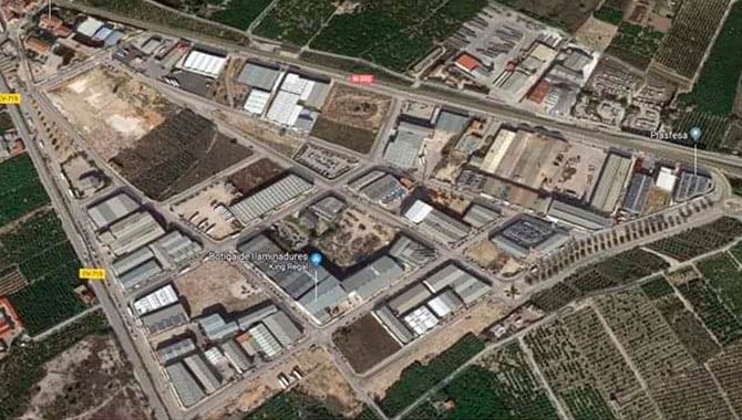 Oliva permet naus de tres plantes en dos polígons industrials del Brosquil
