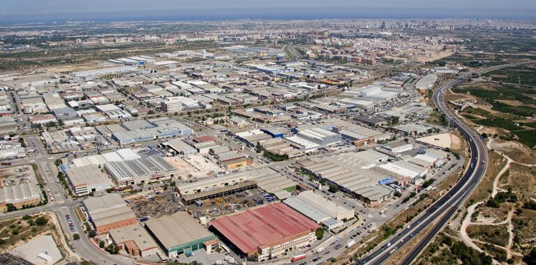L’Ajuntament de Paterna finança la millora de l’asfaltat en el Polígon Industrial Font del Pitxer
