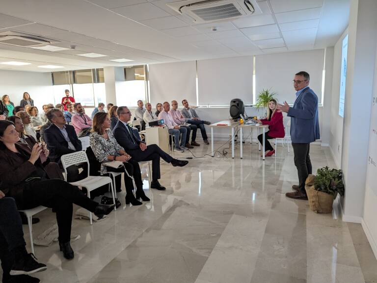Ribactiva Empreses obri oficina en l’àrea industrial de Riba-roja per a atendre l’empresariat