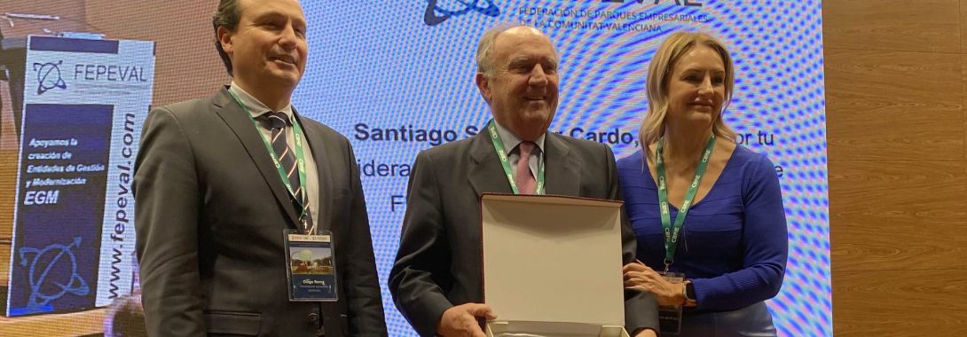 Santiago Salvador recibe un homenaje por su labor de más de una década al frente de Fepeval