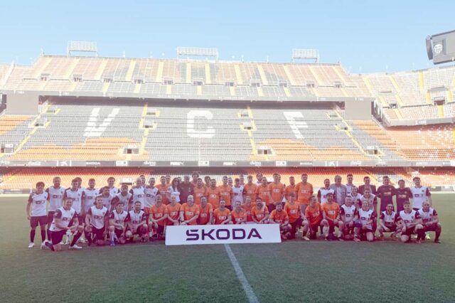 Treballadors de Fuente del Jarro i del Parc Empresarial Tàctica viuen el somni d’enfrontar-se a Mestalla